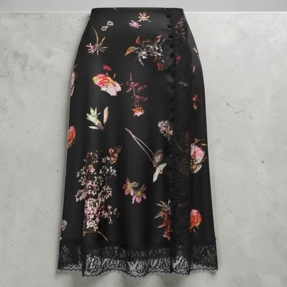 Vintage Victoria’s Secret Knee Length Black Lace Slit skirt Size Small Y2K - Picture 3 of 17